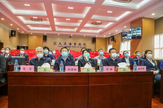 视察十五楼多功能会议室