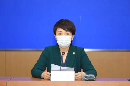 大连市统筹推进新冠肺炎疫情防控和经济社会发展工作指挥部办公室副主任、大连市卫生健康委副主任 赵连