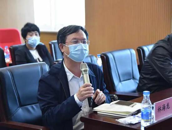 省人大代表大连市中心医院副院长林海龙提问