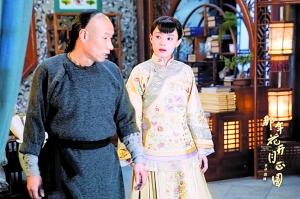 剧中刘佩琦饰演周莹的父亲。