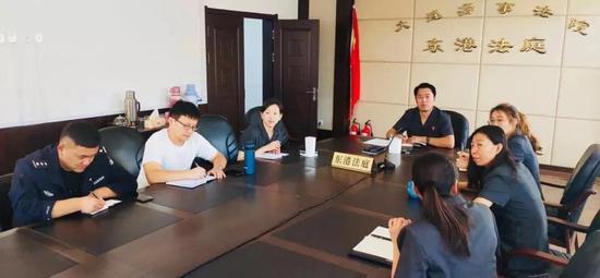 全庭干警学习贯彻最高法院文件精神
