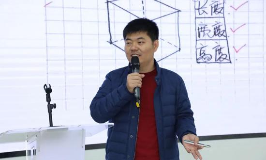 全国青联第十三届委员、大连市创业者联合党支部书记、大米科技&唐小腰创始人、董事长杨健