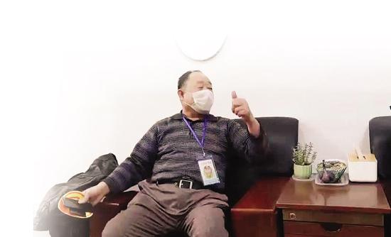 考试通过,臧老十分高兴。