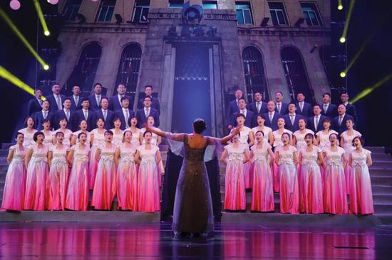 交通银行大连分行举办喜迎建国70周年大合唱