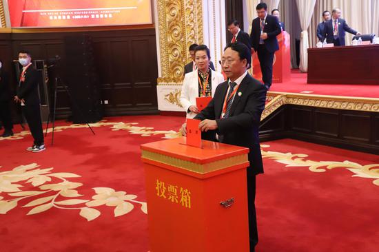 大连市新的社会阶层专业人士联谊会换届大会胜利闭幕