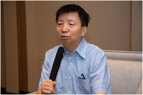 杨新春教授接受媒体采访