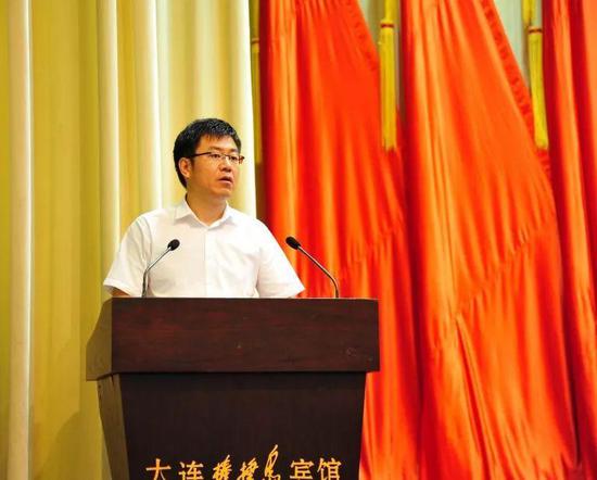团市委书记张延松代表群团组织致贺词