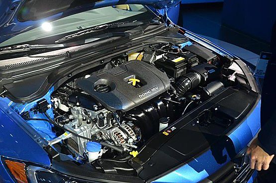 2017款现代伊兰特内饰曝光 全面升级_大连汽