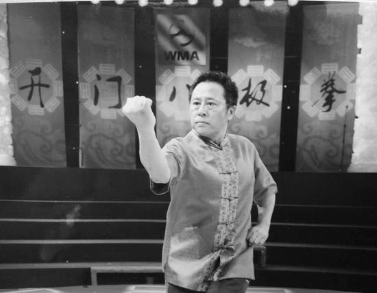 开门八极拳八世传人、大连武术名家许锐