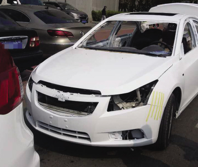 没灯没牌没玻璃 三无车上路被记12分