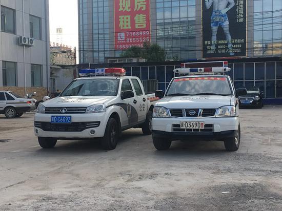 河北邯郸63辆警车被曝挂民用牌照 警方:车租的