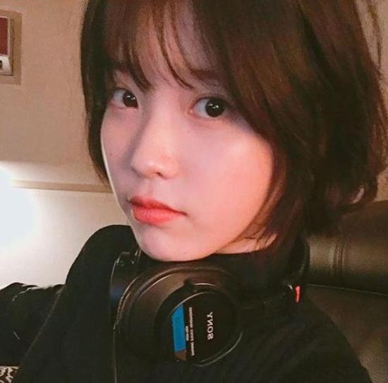 IU