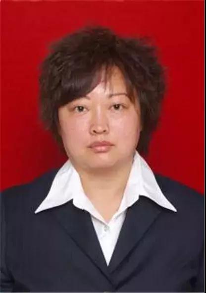 范秀玲--中山区海军广场街道育才社区副主任、