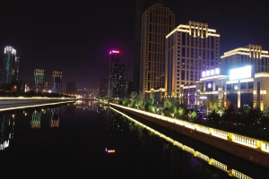 馬欄河運動公園夜景。資料圖