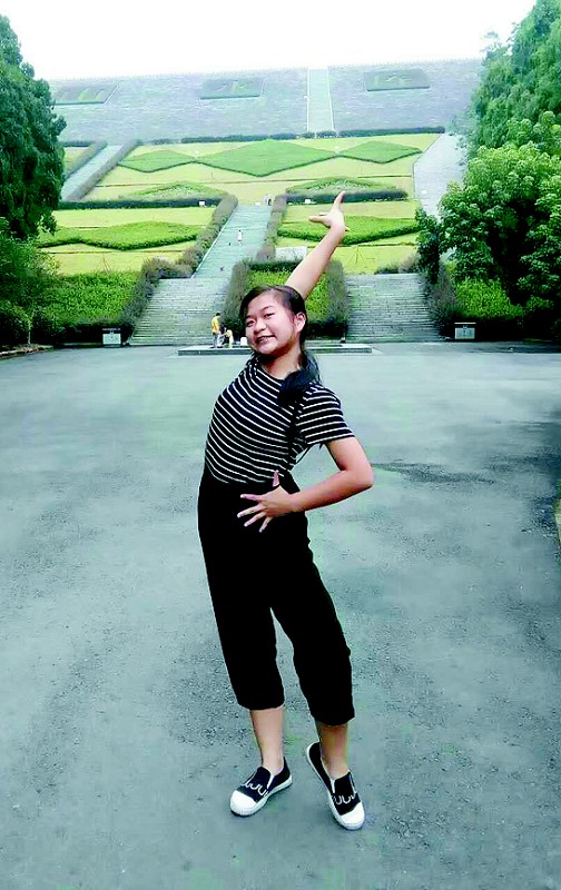 小应喜欢跳舞。