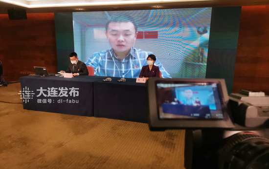 现场连线大连海洋大学船舶与海洋工程专业2018级学生 李宗余