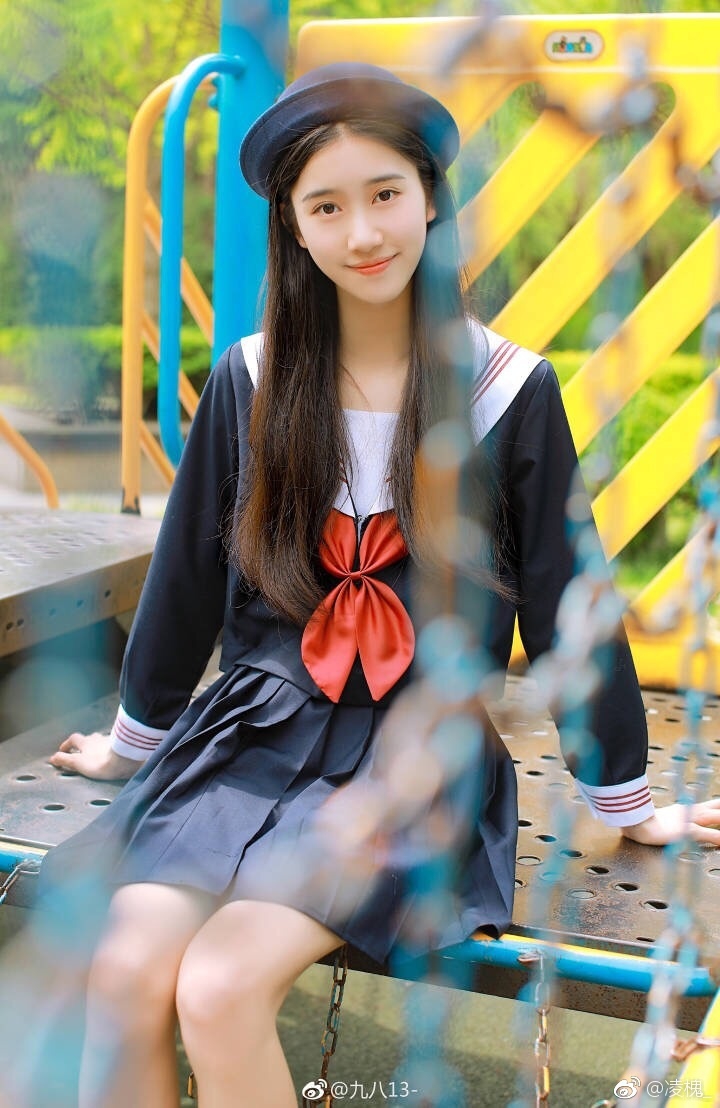 00后校花照片大全 六年级校花换裤子视频 00后上戏校花被赞小奶茶