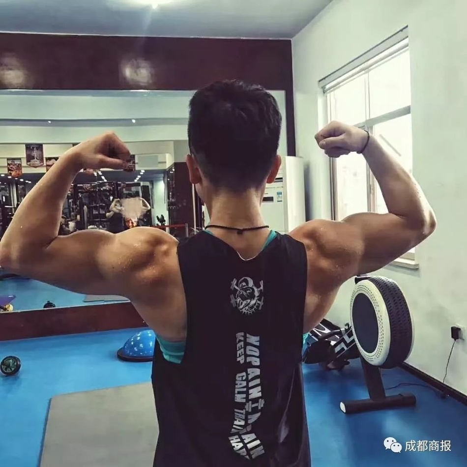 成都体院麒麟臂最帅教练 是个95后湘妹子_中国