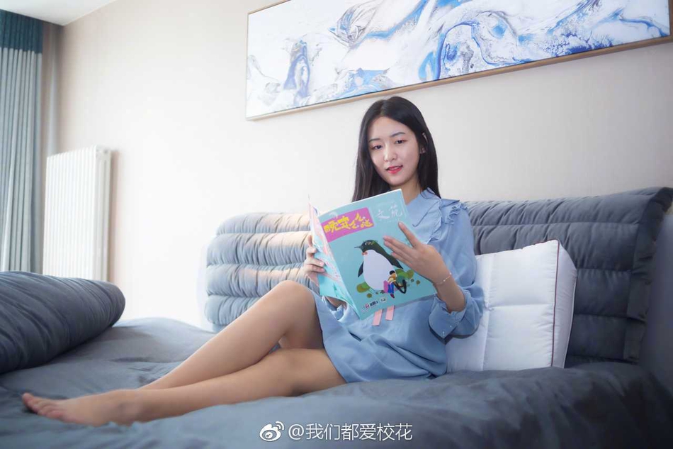 组图:济宁学院冷艳校花 像冰山下的美人气质满分