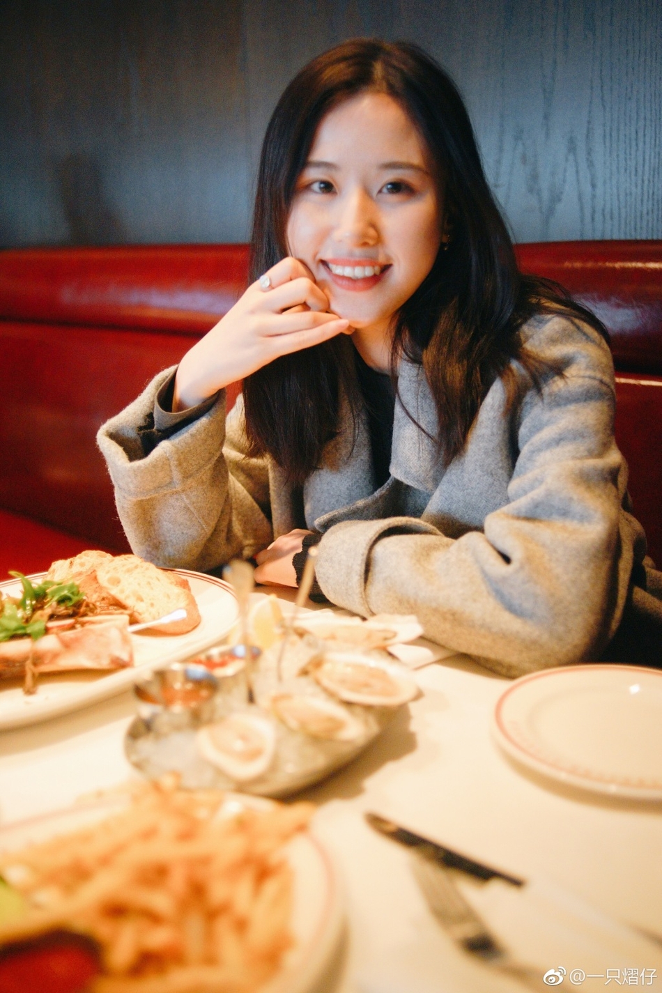 组图:笑容女神 颜值似奶茶刘诗诗结合体