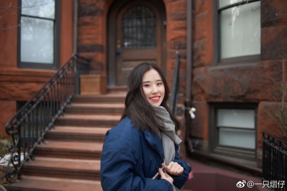 组图:笑容女神 颜值似奶茶刘诗诗结合体