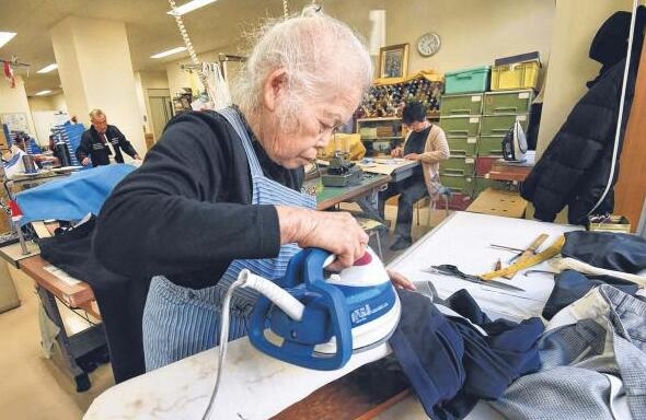 阿塞拜疆总人口数量_日本总人口多少