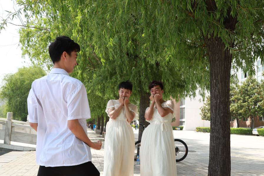 婚纱版毕业照_动漫婚纱情侣头像