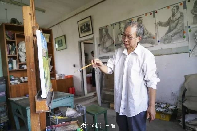72岁老人被中国美院破格录取 曾无私传授画技