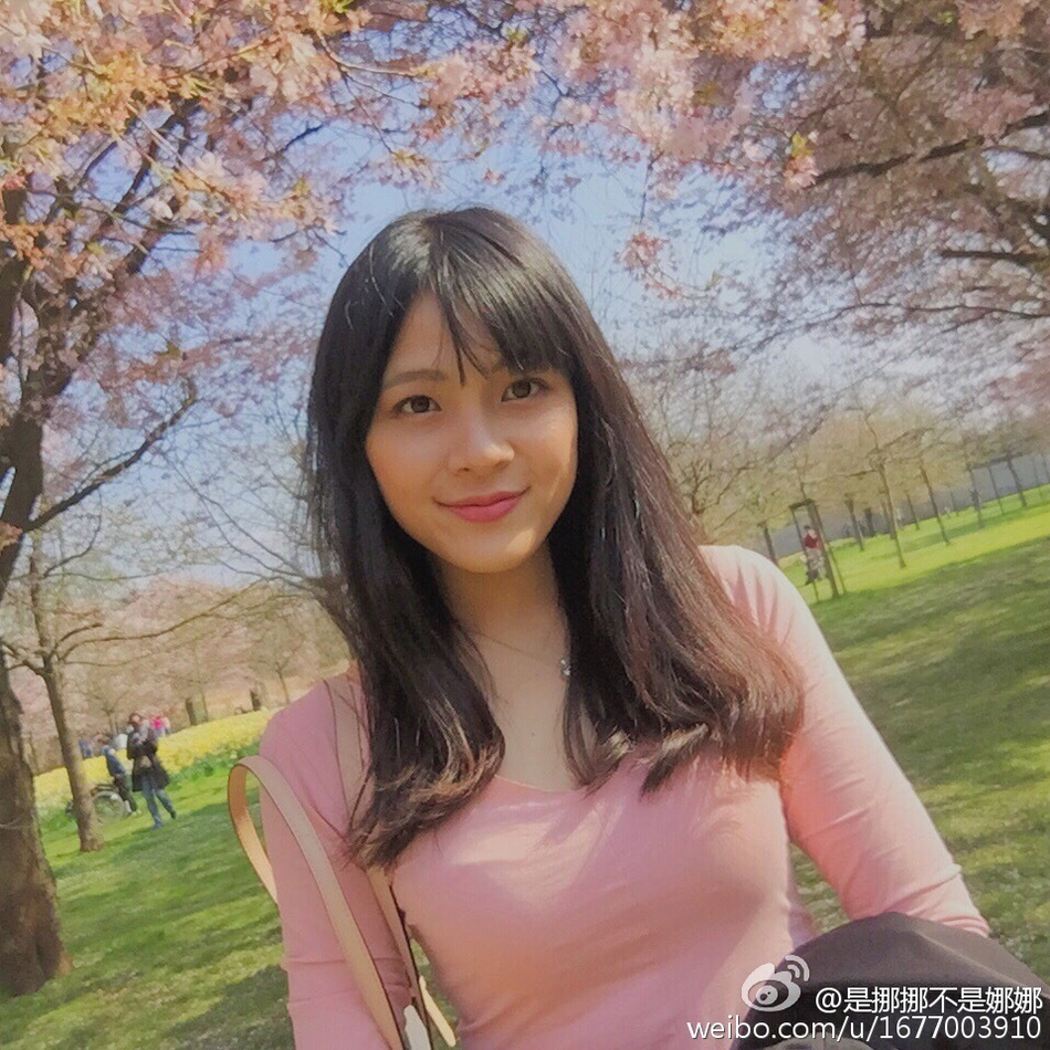 组图:北大学霸女神照片走红 笑容甜美身材好