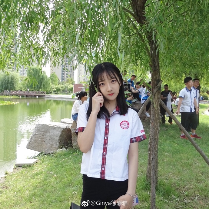 组图北电校花晒往日毕业照眼眸清澈格外迷人