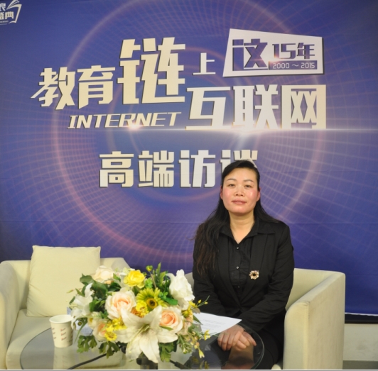 世贸通移民集团北京公司咨询部经理罗静