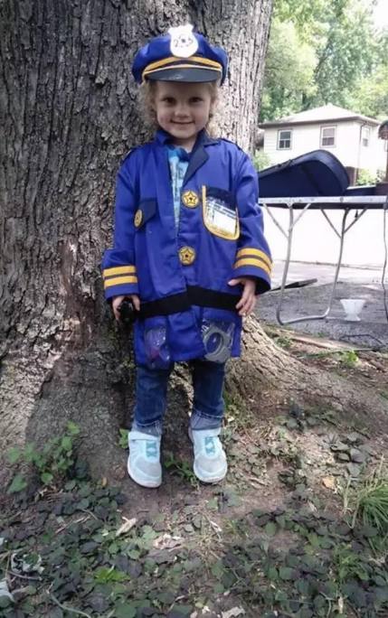 暖心！这一天，美国得州6岁女孩圆了“警察梦”