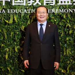 中国教育国际交流协会副秘书宗瓦