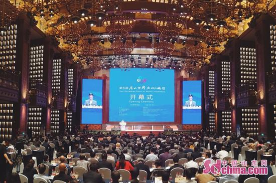 2018中國(曲阜)國際孔子文化節暨第五屆尼山世界文明論壇開幕式在山東曲阜舉行。張啟倫 圖