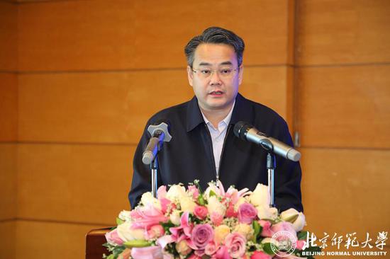 珠海市人民政府副秘书长周锡川致辞