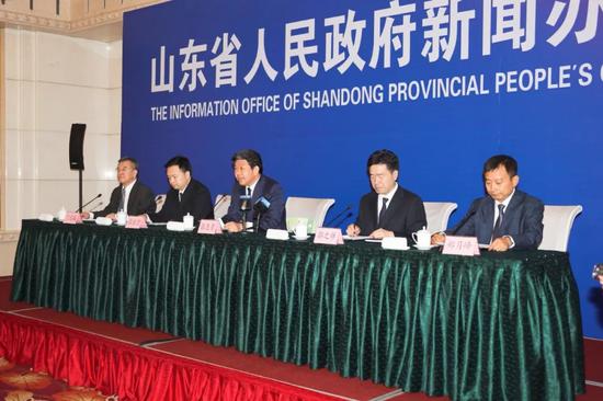 新闻发布会现场。 “山东省教育招生考试”微信公众号 图