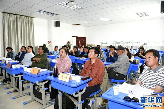 首届“中国少数民族艺术”博士研究生学位论文答辩会现场（6月10日摄）。新华社记者 张汝锋 摄