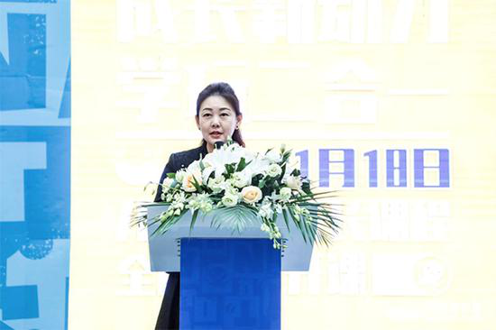 在发布会现场,万达文化集团高级总裁助理兼宝贝王集团副总裁黄鹤巍女士,正式宣布万达宝贝王儿童主题成长课程全面启动,全国宝贝王乐园同步开课。
