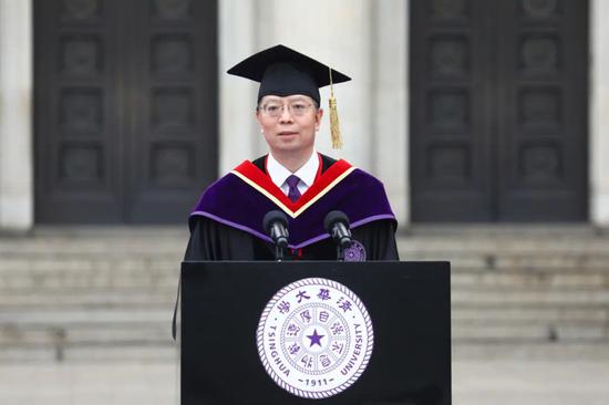 邱勇寄语毕业生:把握人生方向,做命运的主人 图源:清华大学