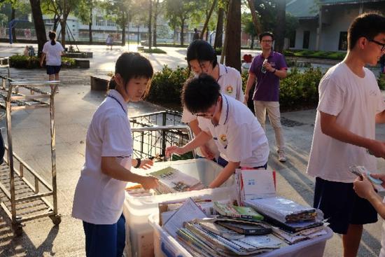 广雅中学第八年举办“薪火相传”活动。广报全媒体记者方晴