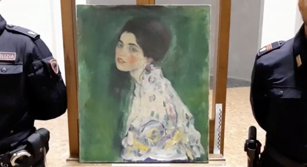 油画《女士肖像》(路透社)
