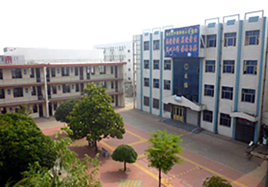 一中学否认强制学生买校服:收费390元经家委会