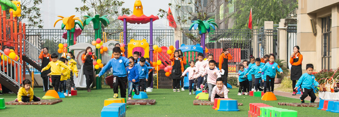 武汉一家幼儿园举行运动会 饶饶 摄