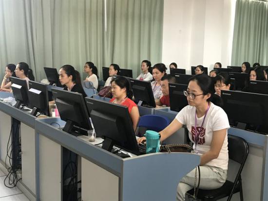 评卷教师要求工作3年以上的公办学校老师