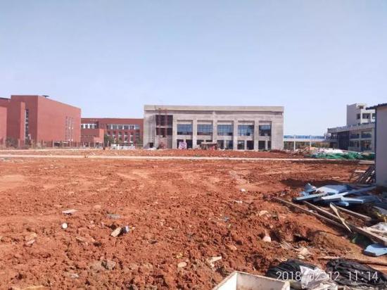 2018年2月,该校正在施工。 图片来源:人民网地方领导留言板