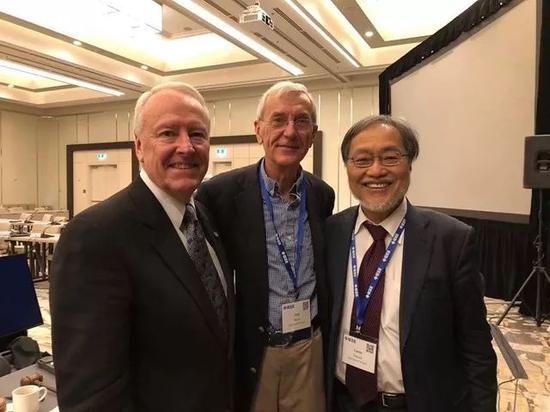 从左至右为2018(James A。 Jefferies)、2019(José M。 F。 Mour)、2020(Toshio Fukuda)年IEEE总主席