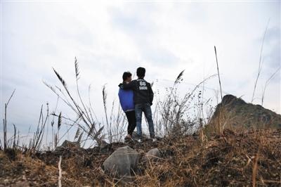 会热点:来自大山里的16岁早婚少年|少年|中考|打工