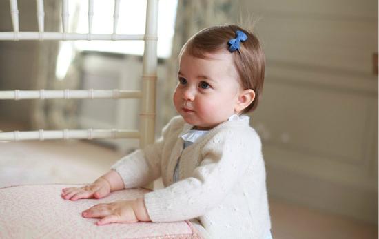 纪念一岁生日:英国萌娃公主夏洛特照片|英国|公