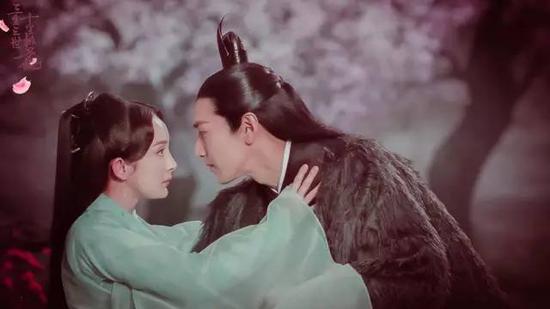 四海八荒,总是会有一个人,一定会有这么一个人,他会把你的名字叫得婉转温柔,荡气回肠。