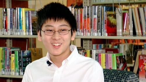 15岁的华裔学生William Wang成为最年轻ACT测验满分学生。(美国《世界日报》援引KJRH电视台)
